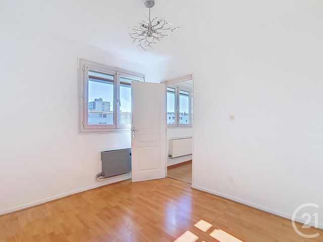 Afficher la photo en grand Appartement F2 à vendre - 2 pièces - 41.49 m2 - VANDOEUVRE LES NANCY - 54 - LORRAINE - Century 21 Libération
