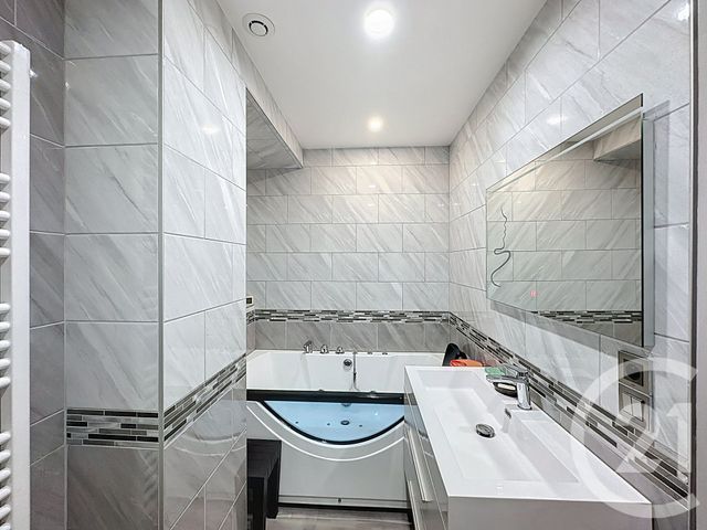 Appartement F6 à vendre - 6 pièces - 118.3 m2 - VANDOEUVRE LES NANCY - 54 - LORRAINE - Century 21 Libération