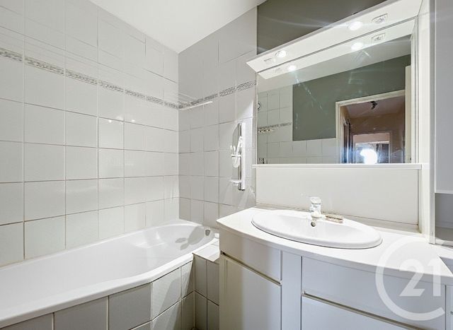 Appartement F4 à vendre - 4 pièces - 68.65 m2 - NANCY - 54 - LORRAINE - Century 21 Libération