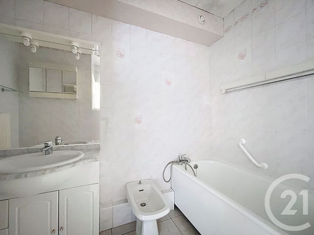 Appartement F4 à vendre - 4 pièces - 90.67 m2 - VANDOEUVRE LES NANCY - 54 - LORRAINE - Century 21 Libération